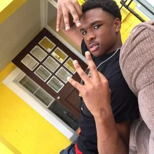 Meet your Posher, Cj